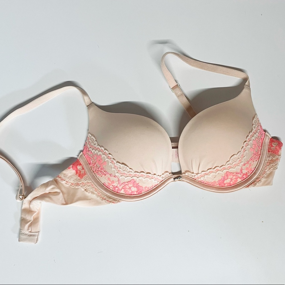 Victoria’s Secret plunge push up lace bra